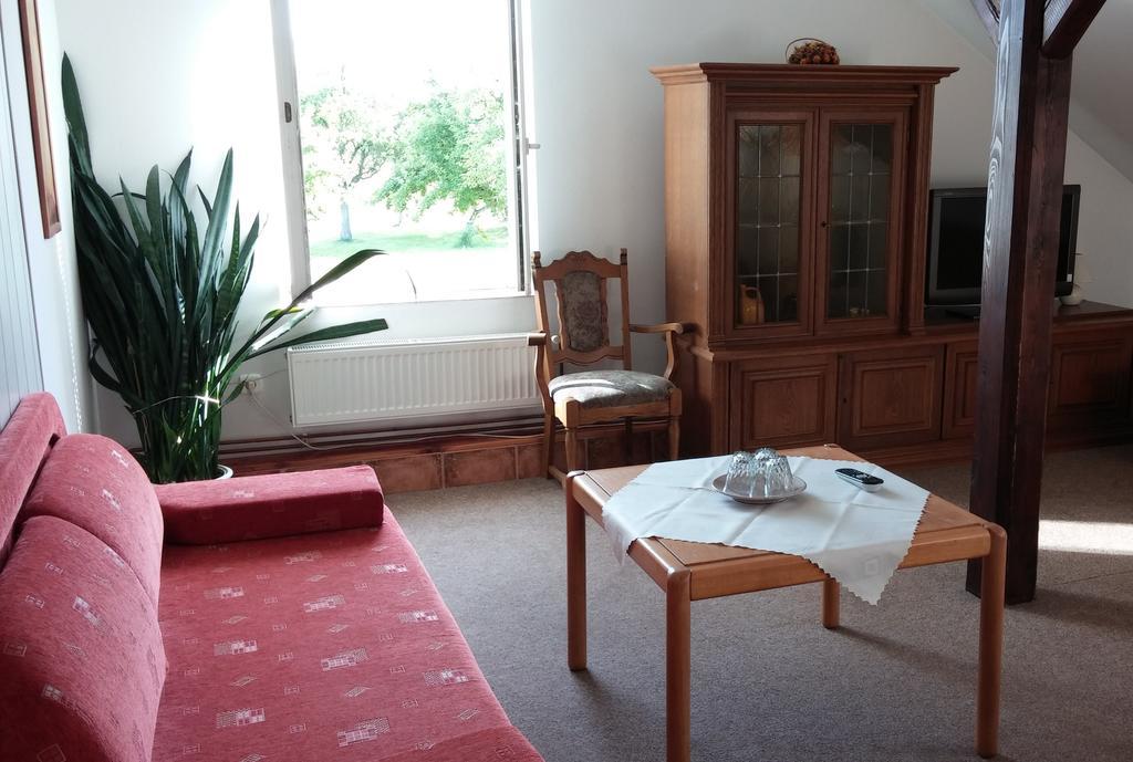 Pension U Milana Dvůr Králové nad Labem Екстериор снимка