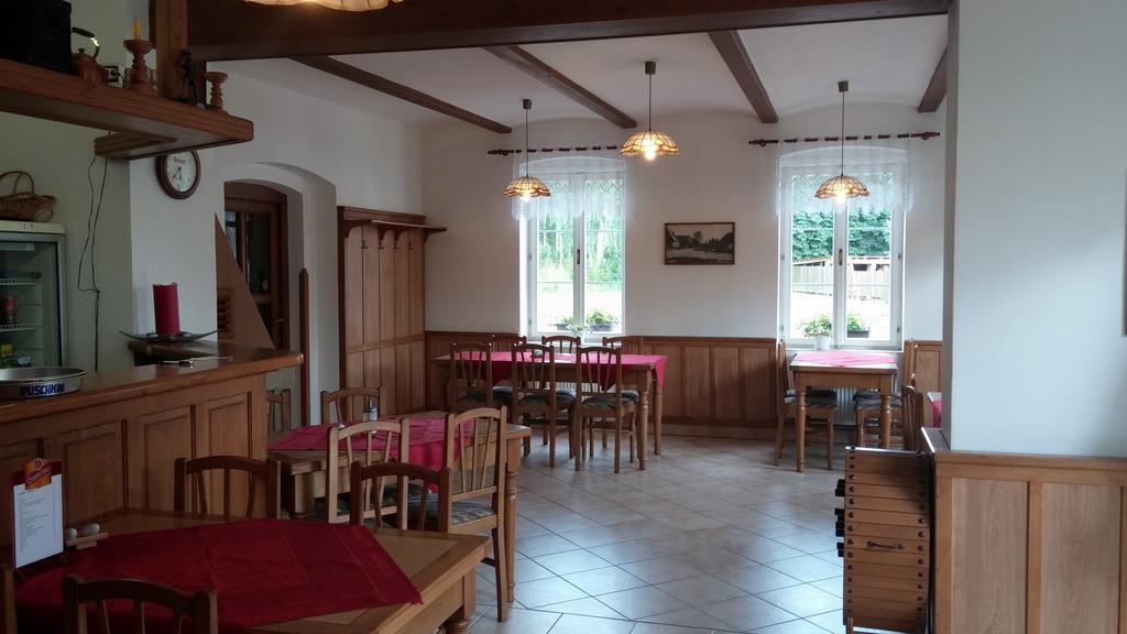 Pension U Milana Dvůr Králové nad Labem Екстериор снимка